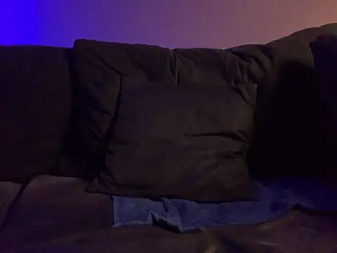 Bula94193 online show from February 26, 11:16 pm