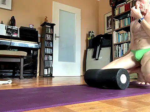 Bula94193 online show from November 30, 10:38 am