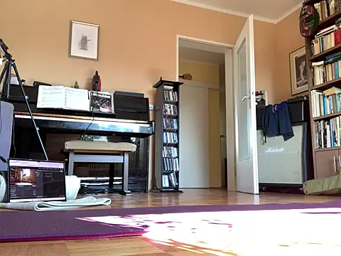 Bula94193 online show from April 15, 9:37 am