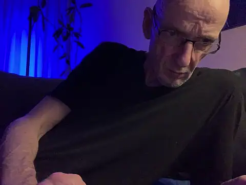 Bula94193 online show from January 31, 7:56 pm