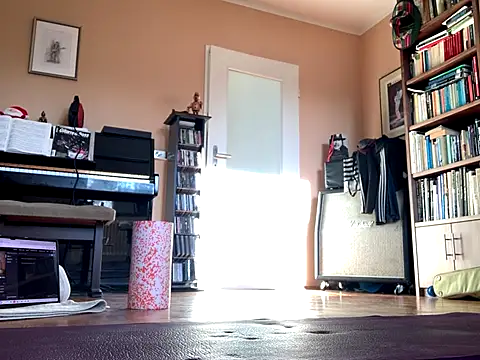 Bula94193 online show from December 15, 10:32 am