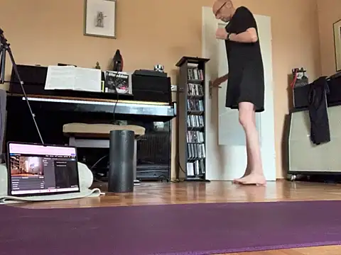 Bula94193 online show from November 9, 11:03 am