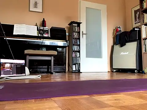 Bula94193 online show from October 26, 9:53 am