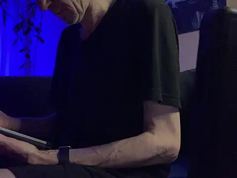 Bula94193 online show from February 24, 9:26 pm