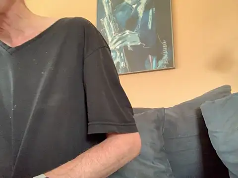 Bula94193 online show from April 13, 10:08 am