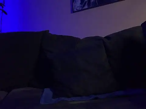 Bula94193 online show from March 6, 10:38 pm