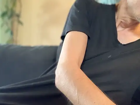 Bula94193 online show from December 1, 11:44 am