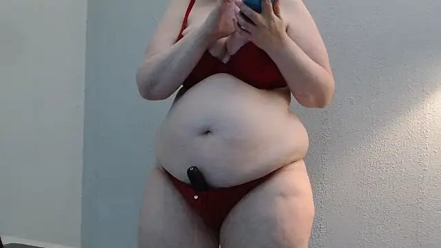 Snapshot of desiree1981 chatting on June 22, 11:07 am desiree1981 online show from June 22, 11:07 am