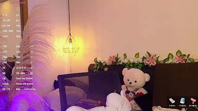 Snapshot of Hannah_williams1 chatting on September 28, 7:32 pm Hannah williams1 online show from September 28, 7:32 pm
