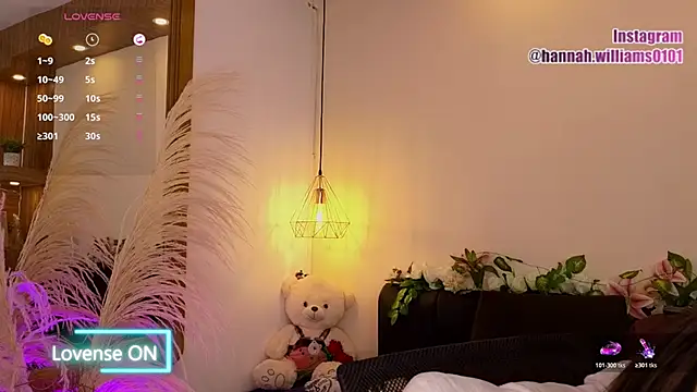 Snapshot of Hannah_williams1 chatting on November 20, 2:29 pm Hannah williams1 online show from November 20, 2:29 pm