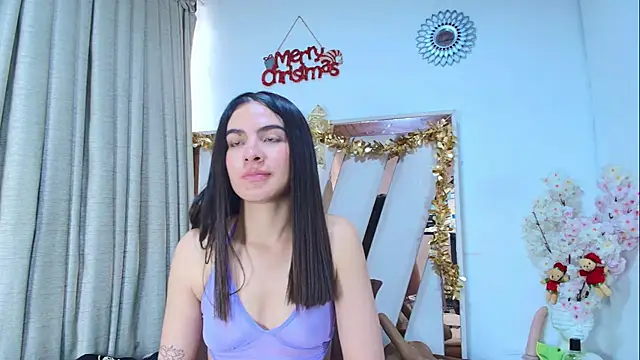 Snapshot of dafne_queenn chatting on December 16, 12:42 pm dafne queenn online show from December 16, 12:42 pm