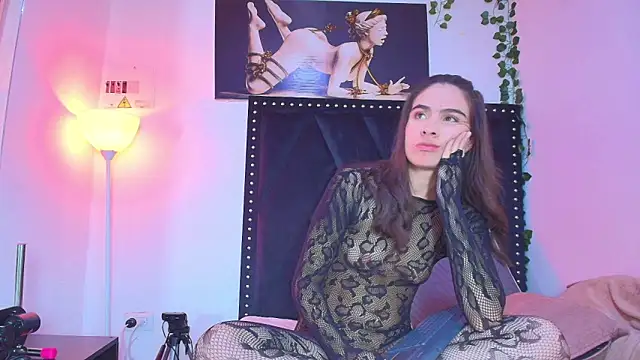 Snapshot of dafne_queenn chatting on November 14, 1:04 pm dafne queenn online show from November 14, 1:04 pm