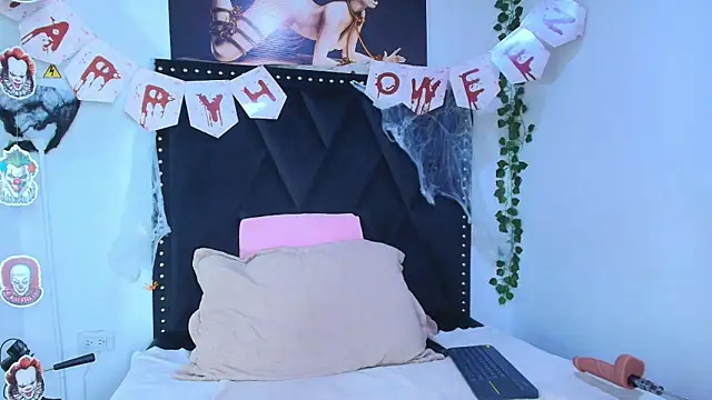 Snapshot of dafne_queenn chatting on November 4, 12:53 pm dafne queenn online show from November 4, 12:53 pm