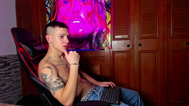 Snapshot of Dimitri_higth420 chatting on March 8, 5:59 am Dimitri higth420 online show from March 8, 5:59 am
