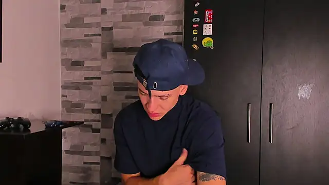 Snapshot of Dimitri_higth420 chatting on October 5, 5:25 pm Dimitri higth420 online show from October 5, 5:25 pm