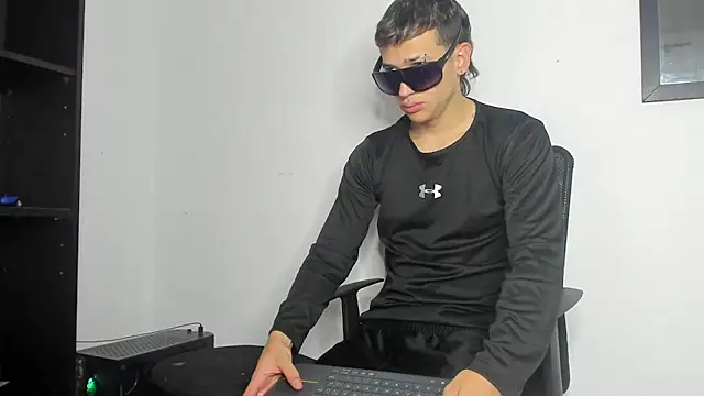 Dimitri higth420 online show from December 15, 1:06 pm