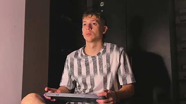 Dimitri higth420 online show from November 18, 11:26 pm