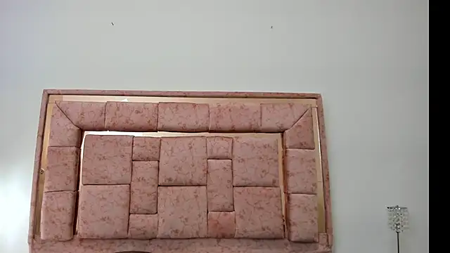 zoee lovv online show from February 11, 9:41 am