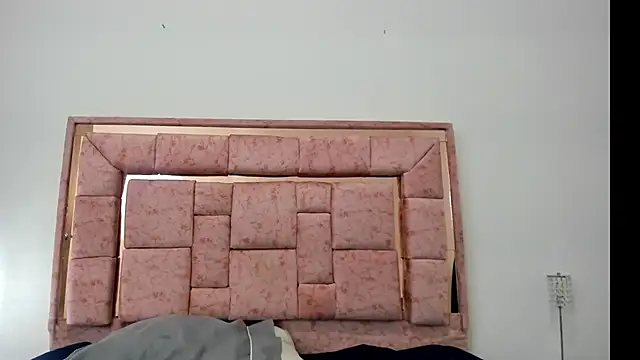 zoee lovv online show from February 25, 7:09 am