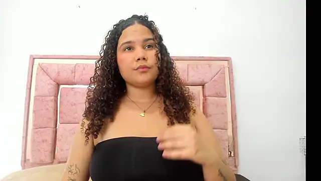 zoee lovv online show from February 27, 6:57 am