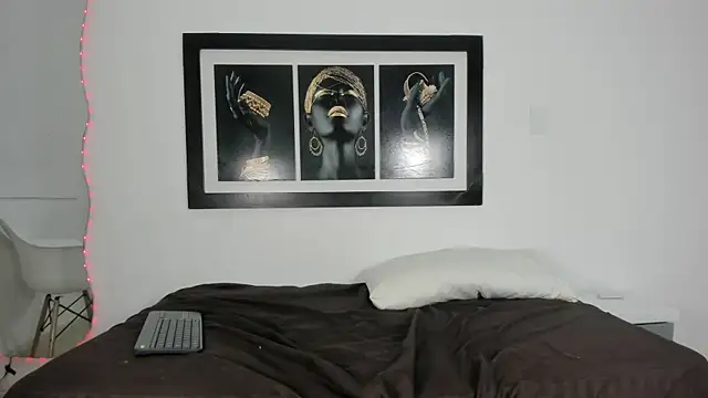 zoee lovv online show from September 18, 3:09 am