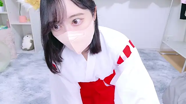 Snapshot of Yurie_ chatting on January 5, 2:17 am Yurie online show from January 5, 2:17 am