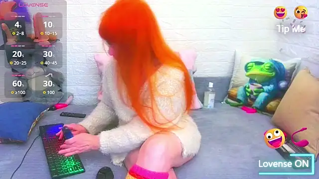 Snapshot of RedHousewife chatting on February 11, 12:38 pm RedHousewife online show from February 11, 12:38 pm