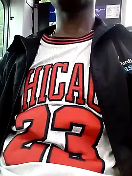 Snapshot of DalianHR33 chatting on February 5, 11:44 am DalianHR33 online show from February 5, 11:44 am