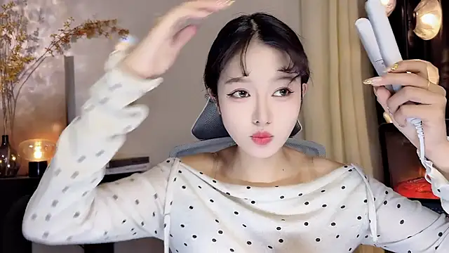 Snapshot of xiaodaibabyy chatting on February 9, 1:25 pm xiaodaibabyy online show from February 9, 1:25 pm