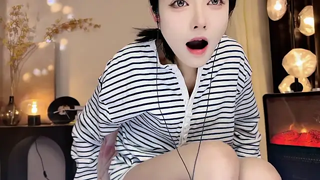 xiaodaibabyy online show from February 26, 1:11 pm