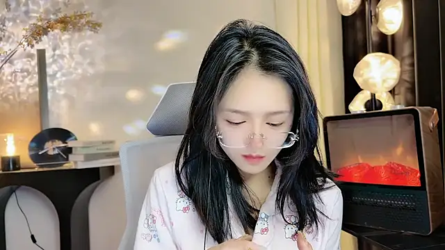 Snapshot of xiaodaibabyy chatting on February 20, 1:19 pm xiaodaibabyy online show from February 20, 1:19 pm