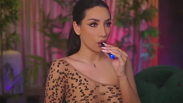 GinaValentinna online show from February 19, 7:33 pm