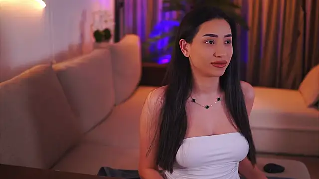 Snapshot of GinaValentinna chatting on March 1, 7:48 pm GinaValentinna online show from March 1, 7:48 pm