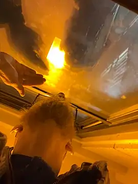 luv2cum7491 online show from February 27, 4:46 am