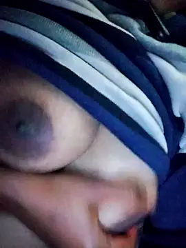 Snapshot of lovelyruhi chatting on December 25, 9:45 am lovelyruhi online show from December 25, 9:45 am