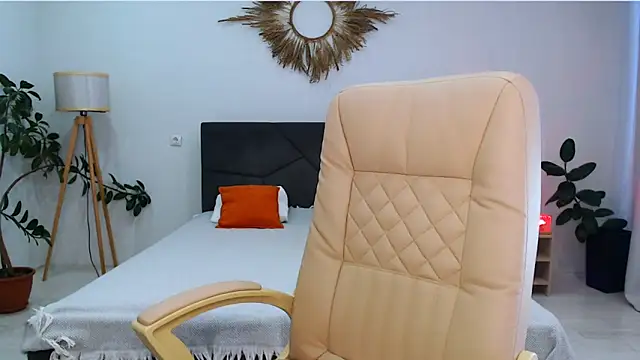 Snapshot of NaughtyNylonFeet chatting on March 14, 3:37 am NaughtyNylonFeet online show from March 14, 3:37 am