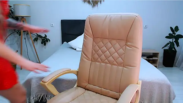 Snapshot of NaughtyNylonFeet chatting on September 23, 2:40 am NaughtyNylonFeet online show from September 23, 2:40 am