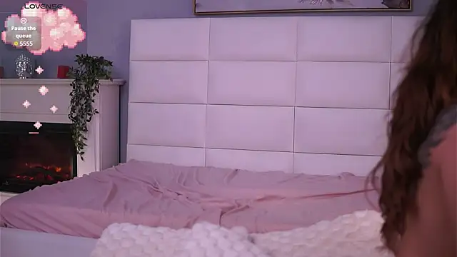 FlirtyFawn online show from January 6, 2:48 am