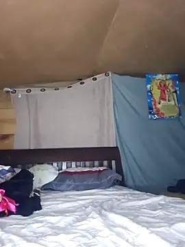 Snapshot of jose5320_20 chatting on December 23, 12:43 am jose5320 20 online show from December 23, 12:43 am