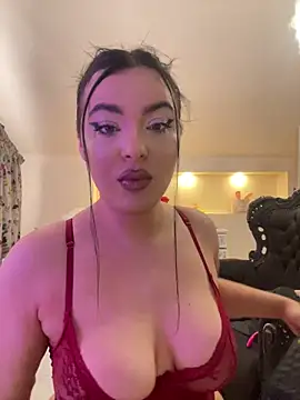 Snapshot of KeiraDark chatting on April 24, 4:25 am KeiraDark online show from April 24, 4:25 am