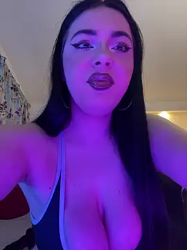 Snapshot of KeiraDark chatting on May 13, 4:08 am KeiraDark online show from May 13, 4:08 am