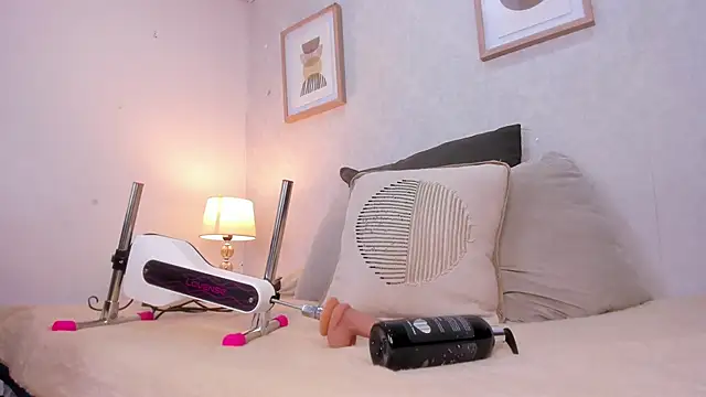 Caroline dh online show from April 15, 11:38 am