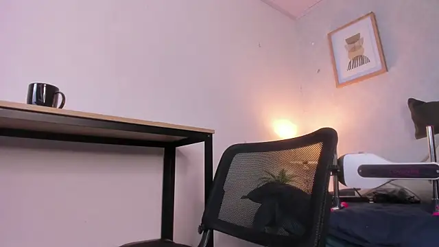 Caroline dh online show from April 18, 11:34 am