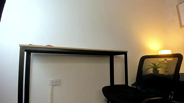 Caroline dh online show from March 12, 11:47 am