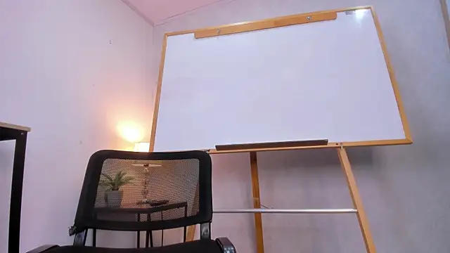 Caroline dh online show from April 20, 10:29 am