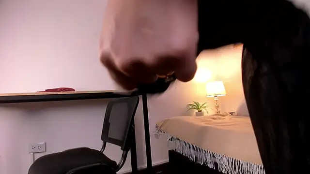 Caroline dh online show from March 23, 11:43 am