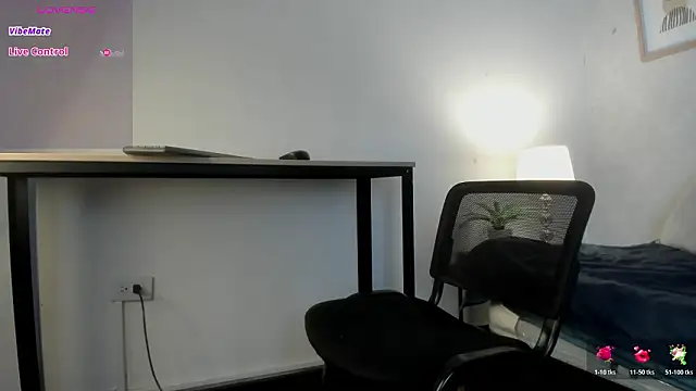 Caroline dh online show from March 4, 11:29 am