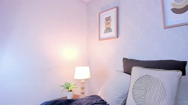 Caroline dh online show from December 17, 11:37 am