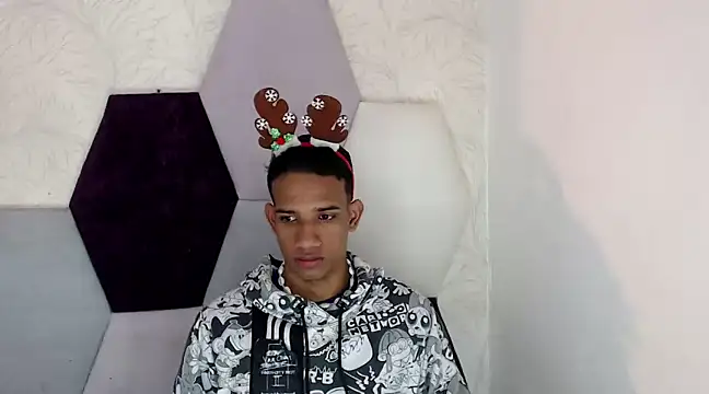 Snapshot of AbrahanBratz chatting on December 14, 11:50 am AbrahanBratz online show from December 14, 11:50 am