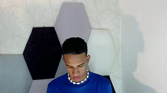 Snapshot of AbrahanBratz chatting on December 19, 11:50 am AbrahanBratz online show from December 19, 11:50 am